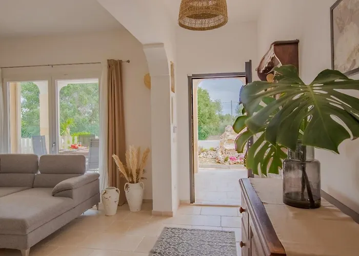 Vera Vr Βίλα Serranova